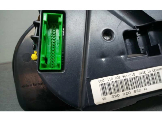 Přístrojová deska Volkswagen Passat Alltrack 2000 3B0920822A