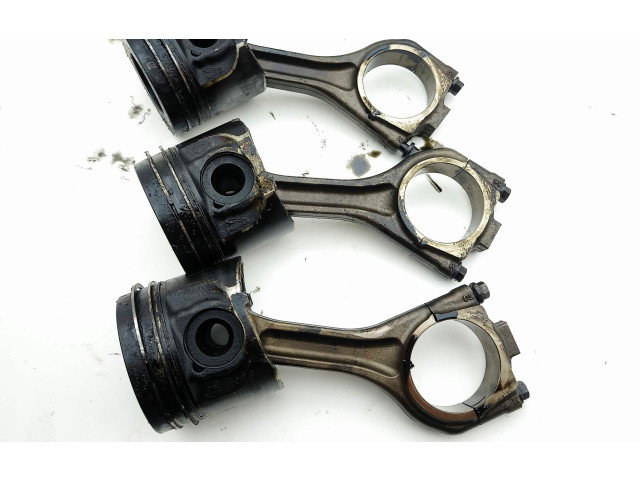  Поршень с шатуном 204DTD   Jaguar XE  