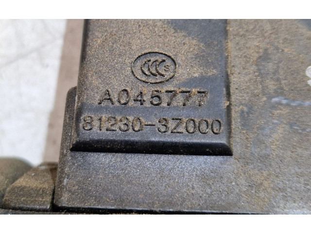 Zámek zadních dveří 812303Z000 Hyundai i40 2014