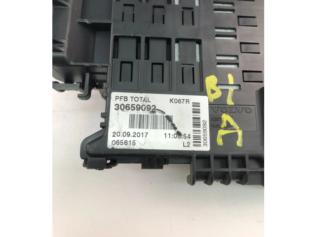Pojistková skříňka 30659092 Volvo XC70 2016