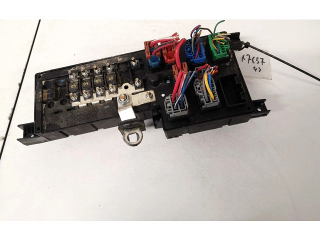 Блок предохранителей 8637841, 518322326 Volvo V70