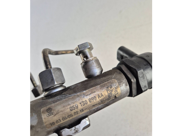 Топливная рампа 059130090AA   Audi A6 S6 C6 4F  