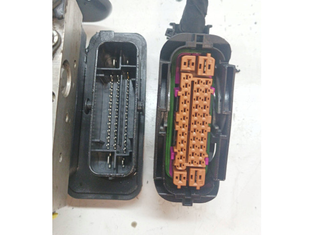 Блок АБС 6C0907379R, 6C0614517R   Skoda  Fabia Mk3 (NJ)  2015 - 2021 года