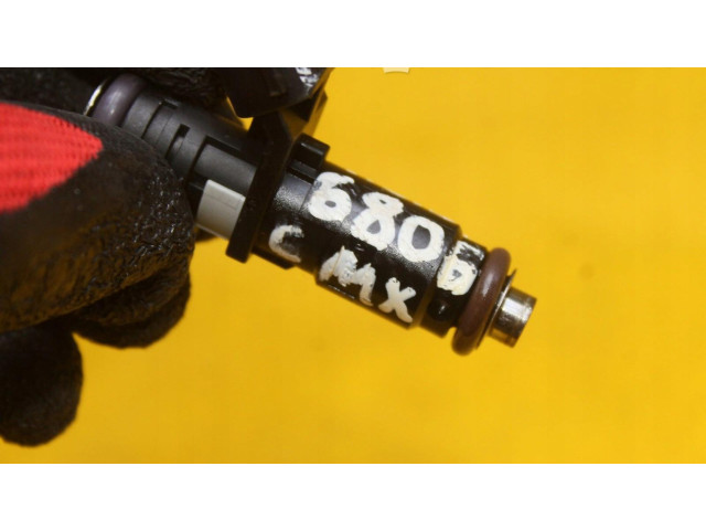 Форсунка 06A906031CM    Volkswagen Golf VIII   