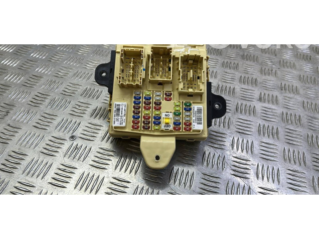 Блок предохранителей 954002P656   KIA Sorento    