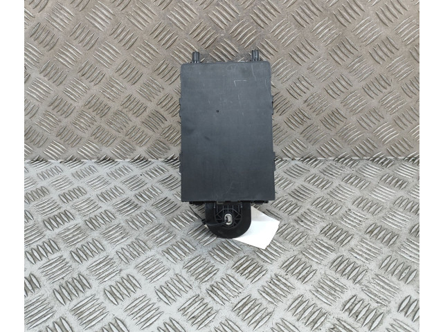 Блок предохранителей 31682732   Volvo S90, V90    