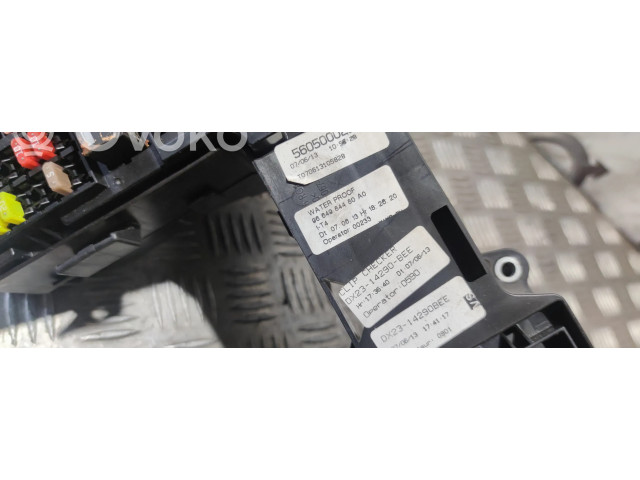 Блок предохранителей 8X2T14A075 Jaguar XF X250