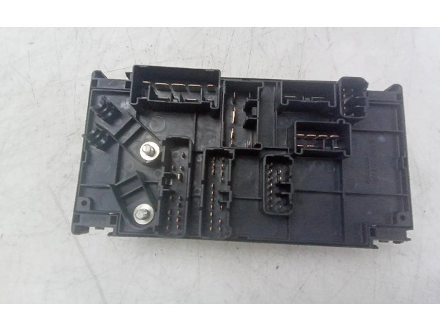 Блок предохранителей 82241SG050   Subaru Forester SJ    