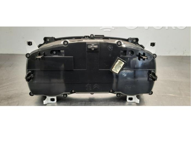 Přístrojová deska  Peugeot Expert 2019 9831168780  