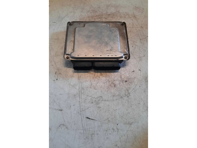 Блок управления двигателя 038906012CE, 28SA4934 Skoda Octavia Mk1 (1U)