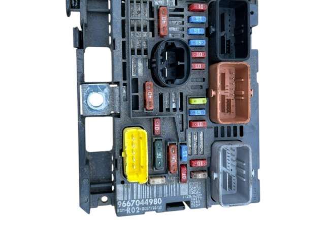 Pojistková skříňka 9667044980 Peugeot 3008 2011