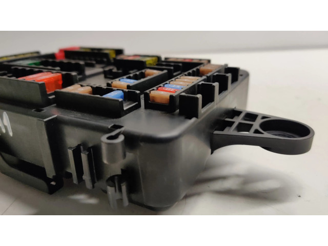   Pojistková skříňka 9261111   BMW 1 F20 F21 2012