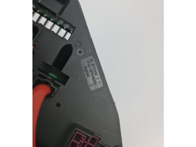 Блок предохранителей  1670499, 1670498   BMW X3 F25    