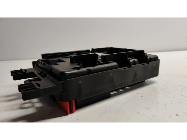   Pojistková skříňka 9261111   BMW 1 F20 F21 2012