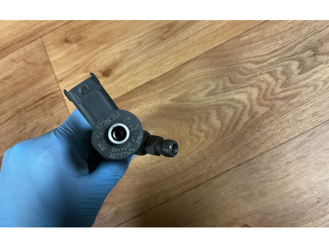 Форсунка 30777526, 5778K31A    Volvo V70  D5244T5 