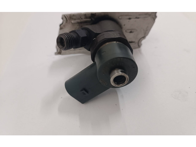 Vstřikovač 0445110158, 057130277M Audi A8 S8 D3 4E ASE