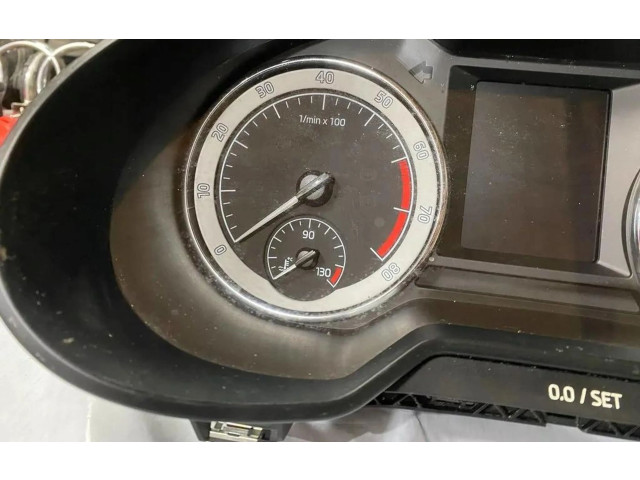 Панель приборов 5E0920750F   Skoda Octavia Mk3 (5E)       