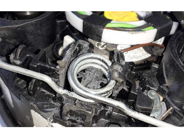 Подушка безопасности водителя 81A880201L6PS, T81A201A   Audi Q2 -