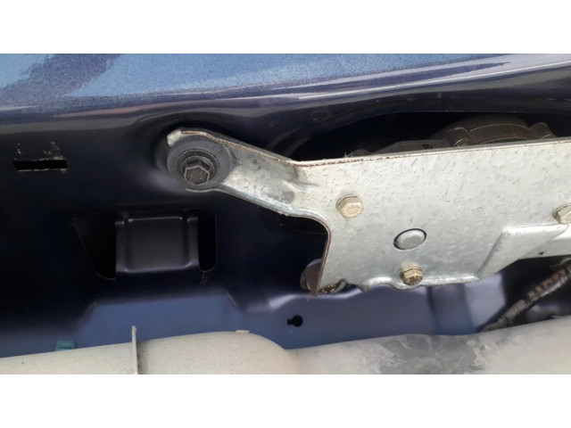 Моторчик заднего дворника Mitsubishi Carisma