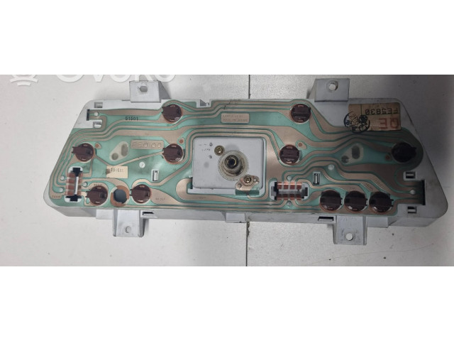 Přístrojová deska Nissan Sunny 1986