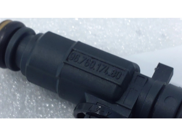 Vstřikovač 9676017480 Citroen C3 pro benzínový motor 1.2