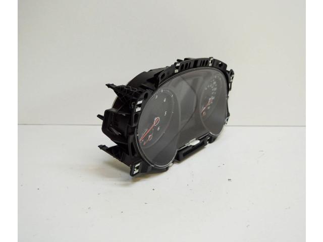 Панель приборов 5G1920957A   Volkswagen Golf VII       