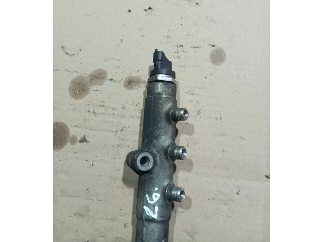 Топливная рампа 30757146, 001580L3   Volvo V70  