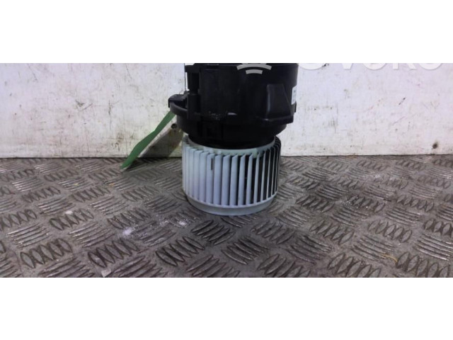 Вентилятор печки    272104788R   Renault Clio V