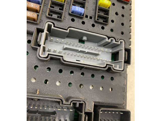Блок предохранителей 30728522, 28017881   Volvo S60    