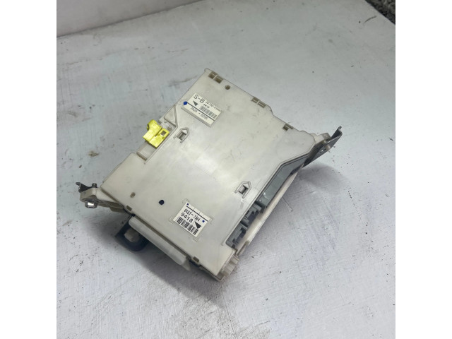 Блок предохранителей 8273053050, 7A240295 Lexus IS 220D-250-350