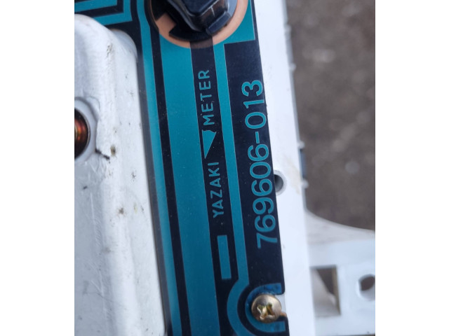 Панель приборов 769606013 Mitsubishi Space Wagon