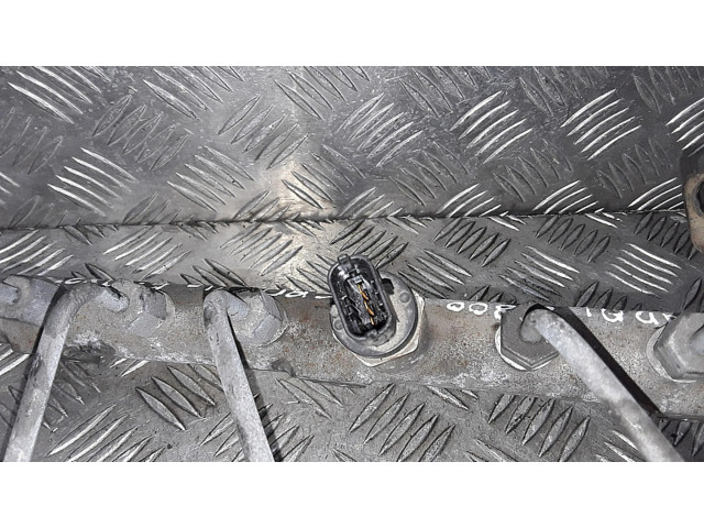 Vstřikovací lišta 0445214198 Hyundai H-1, Starex, Satellite