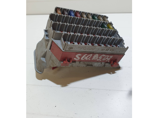 Блок предохранителей 9162439 Volvo S60