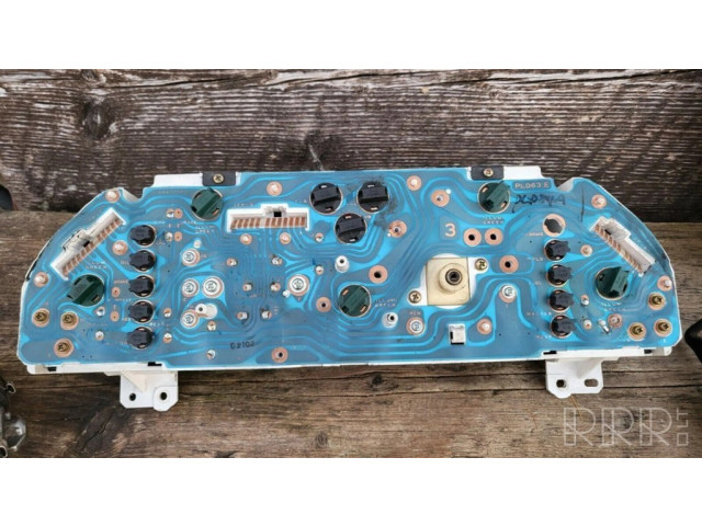 Přístrojová deska  Mazda 323 1993   