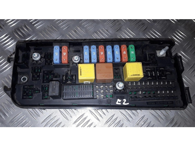 Блок предохранителей 13144710, 519067029 Opel Vectra C