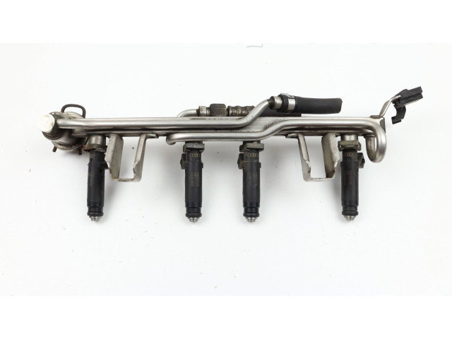 Vstřikovací lišta 06B133317L, 06B133551Q Volkswagen PASSAT B5.5