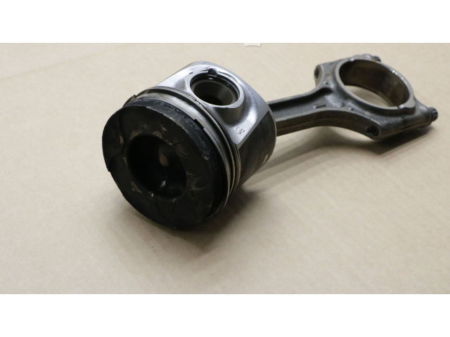  Поршень с шатуном D 5244 T12 174, 174  Volvo V70  