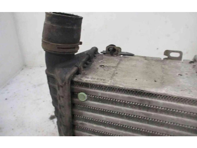 Интеркулер  1H0145805B, 1H0145805B   Volkswagen Golf III 