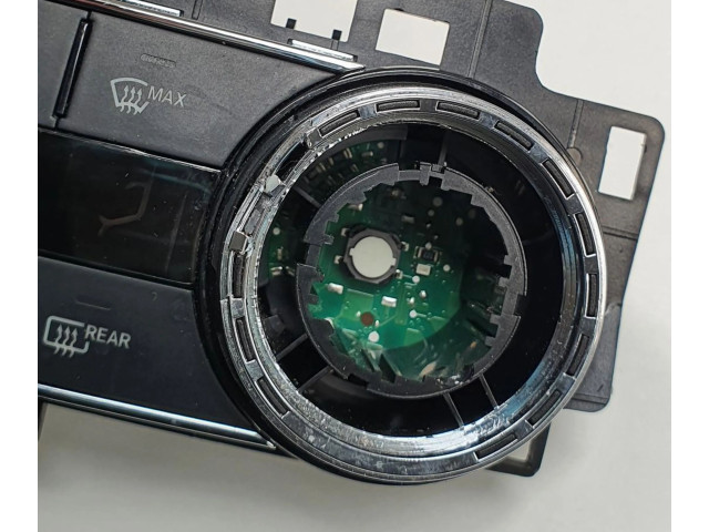 Блок управления климат-контролем 2048305790   Mercedes-Benz GLK (X204)