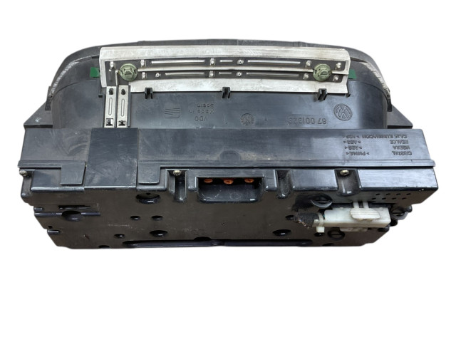 Панель приборов 87001323 Volkswagen Golf III