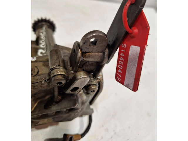 Масляный насос   150002257R, 1501000Q2L  Renault Clio IV 