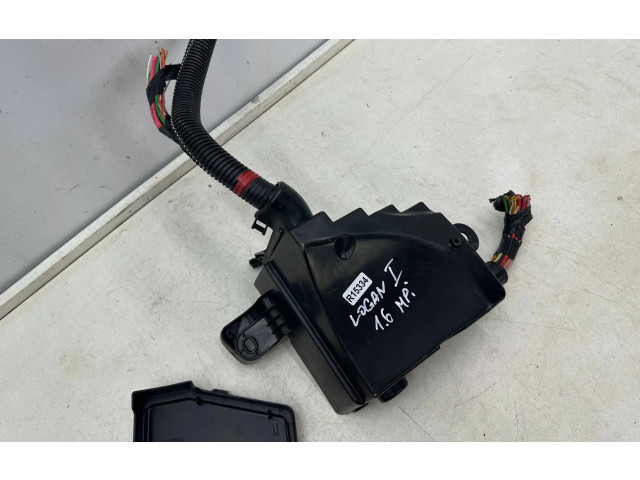 Блок предохранителей  8200738818   Dacia Logan I    