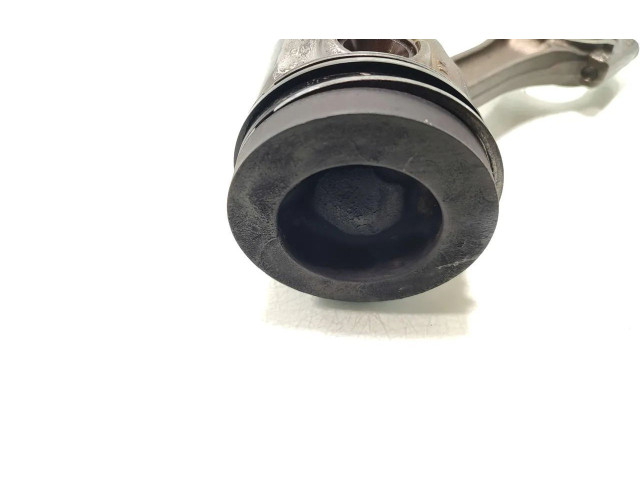 Поршень с шатуном DCXA 03LA Skoda Superb B8 (3V)