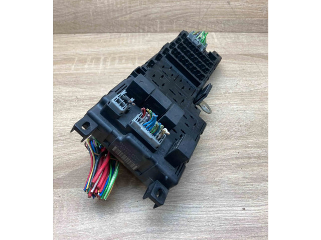 Блок предохранителей 9494207, 518322003 Volvo S80