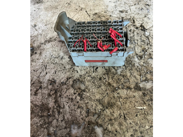 Блок предохранителей 9162439 Volvo V70