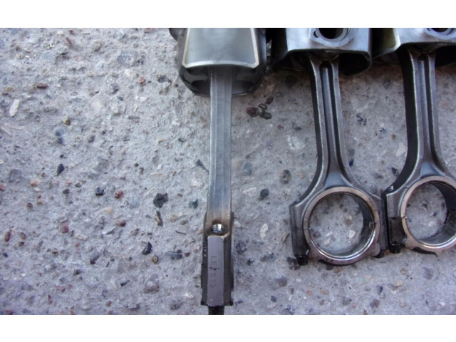  Поршень с шатуном    KIA Ceed  