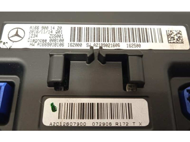 Přístrojová deska  Mercedes-Benz GLA W156 2016 A1669001420, A1669018106  