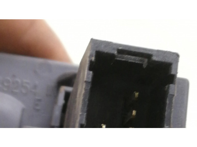 Включатель регулировки высоты фонарей