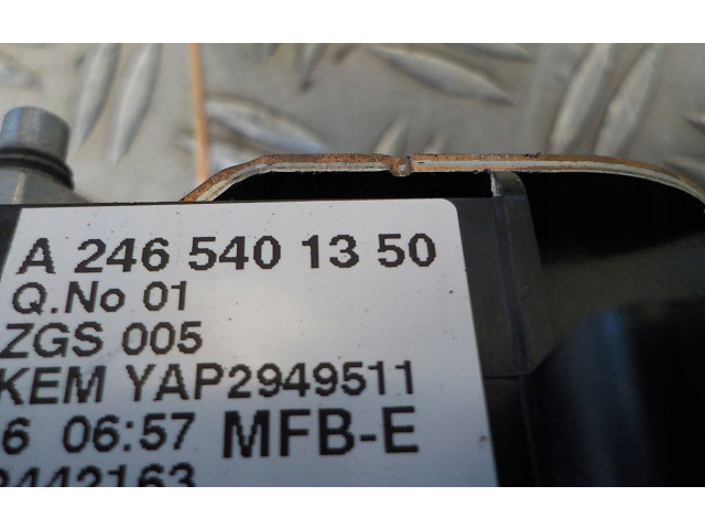 Pojistková skříňka A0035422319, A2465401350 Mercedes-Benz GLA W156 2013