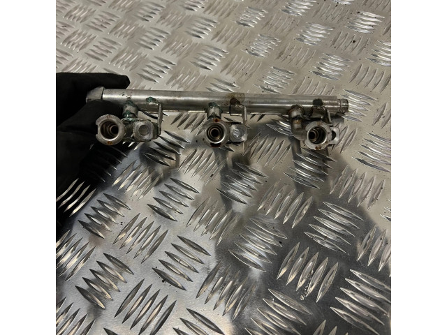 Vstřikovací lišta DM5G9H487AA Ford Fiesta pro benzínový motor 1.0